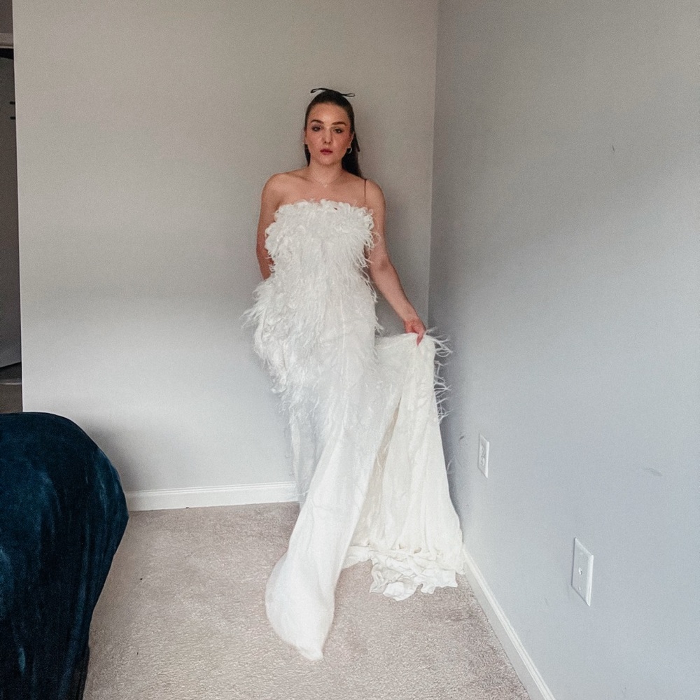 Oscar de la Renta White Feathered Wedding Dress NWT
